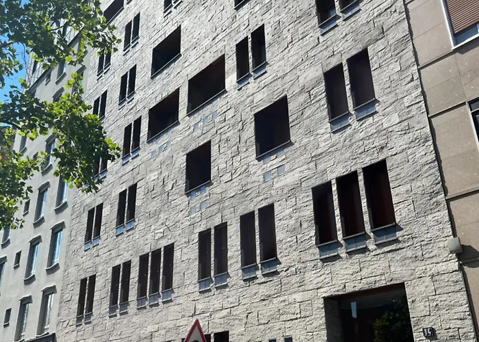 Appartement Urban Retreat Minutes Away From Duomo Cathedral Milaan