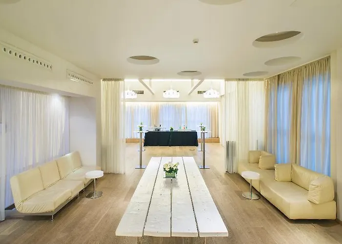 Hotel Nhow 4*