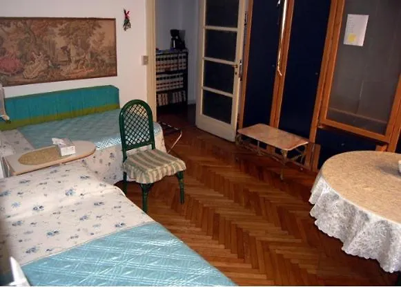 Milan B&B לינה וארוחת בוקר