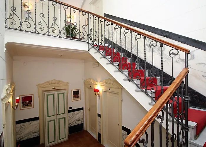 Hotel Charly 3*