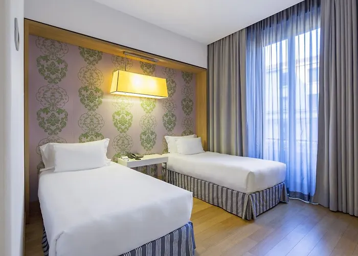 ホテル Nh Collection Touring