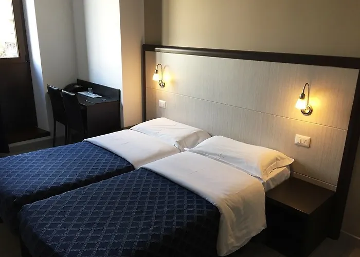 Hotel Av Milán