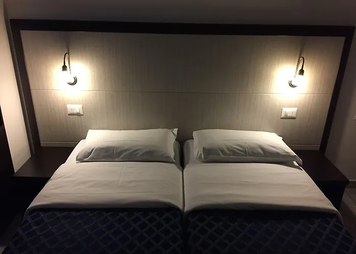 Hotel Av Milán