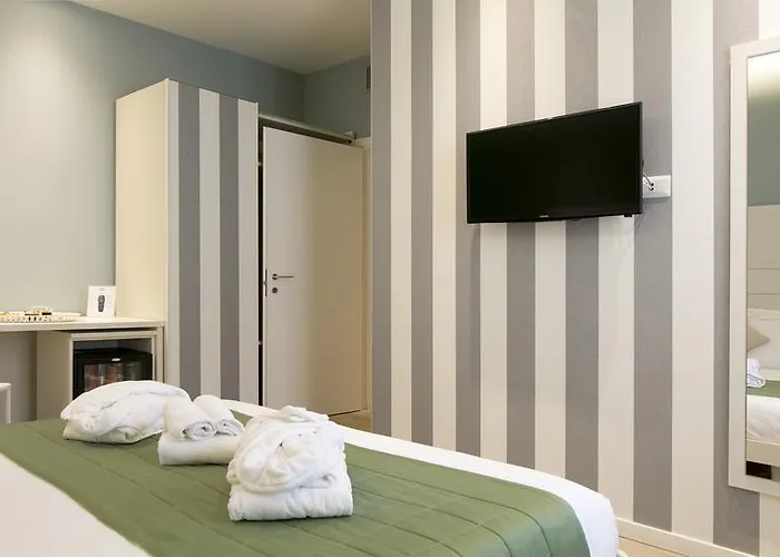 Navigliotel 19 - & לינה וארוחת בוקר 4*