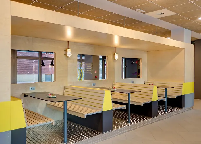 אכסניה Meininger Garibaldi *