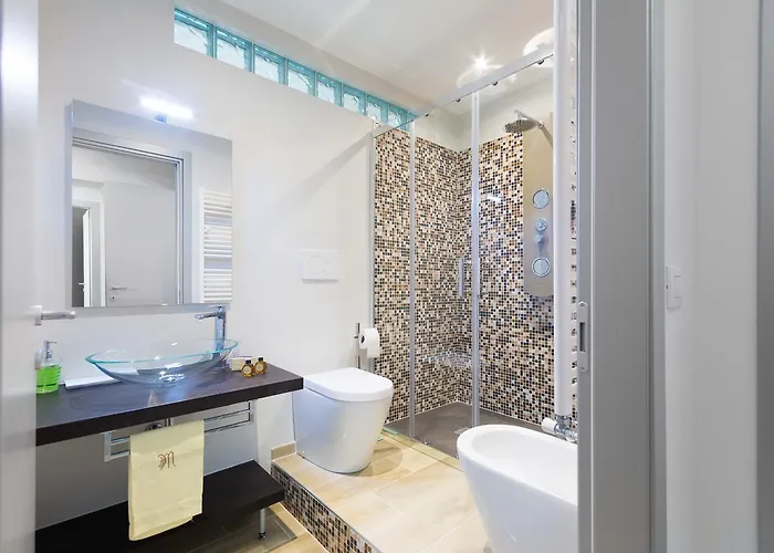 Isola Apartment *