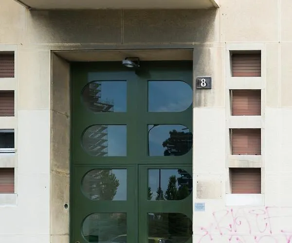 Isola Apartment *