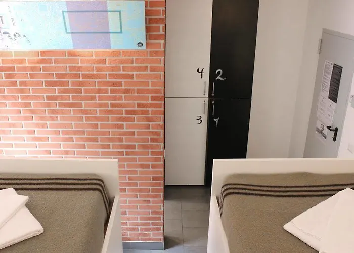 Hostel New Generation Center *