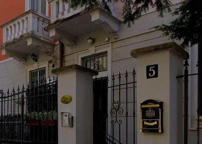 Cesena5 Bed & Breakfast *