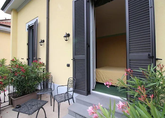 Charly Hotel