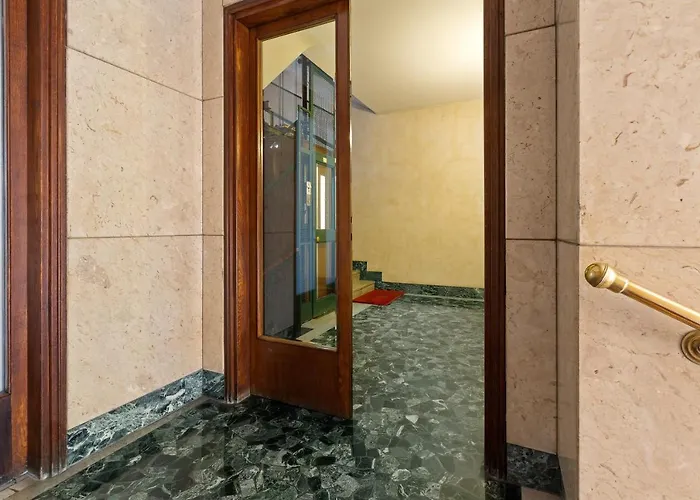 Guesthost - Near Piazza Firenze *