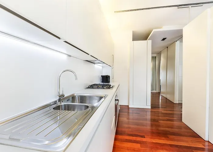 Bright And Cozy In Isola District - Marco Polo Apartmán