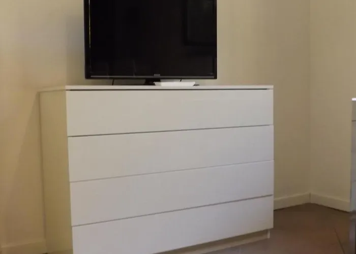 Easy - And Navigli Milan