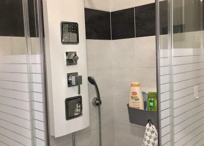 Apartment 21 *