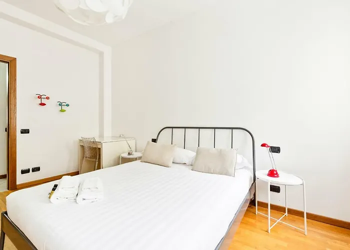 Guesthost - San Siro Stadium Garden Flat ミラノ