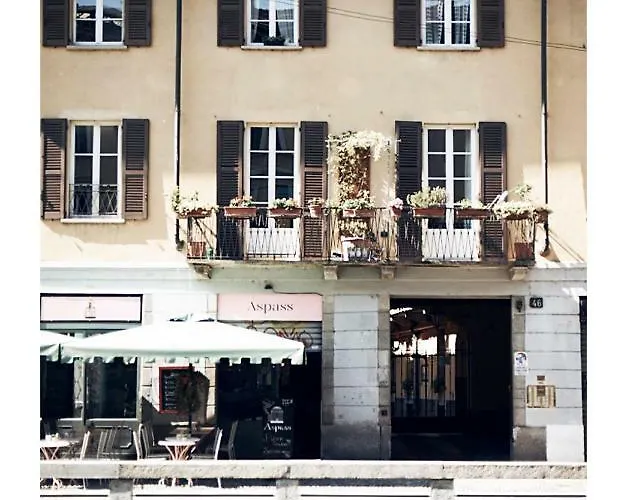 Taking A Walk In The Beating Heart Of Navigli Apartamento *