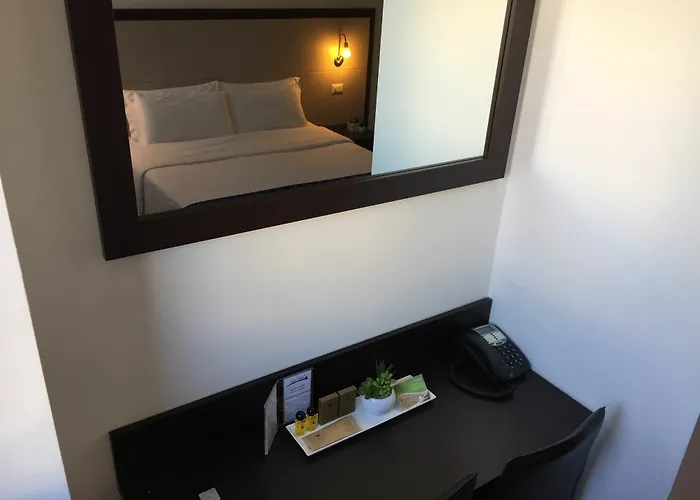 Av Hotel