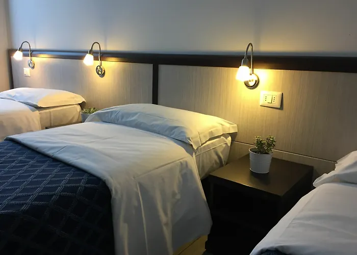 Hotel Av 2*