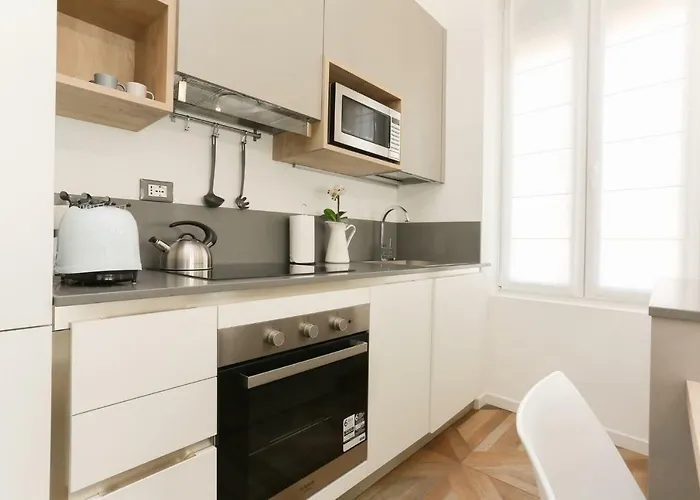The Rent - Modern Near Bocconi 아파트 *