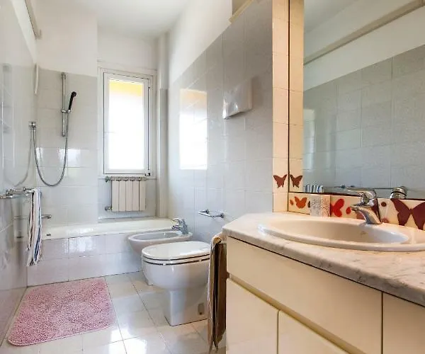 Apartment 160 Mq