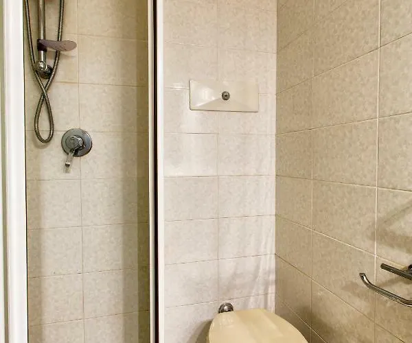 160 Mq Apartment *