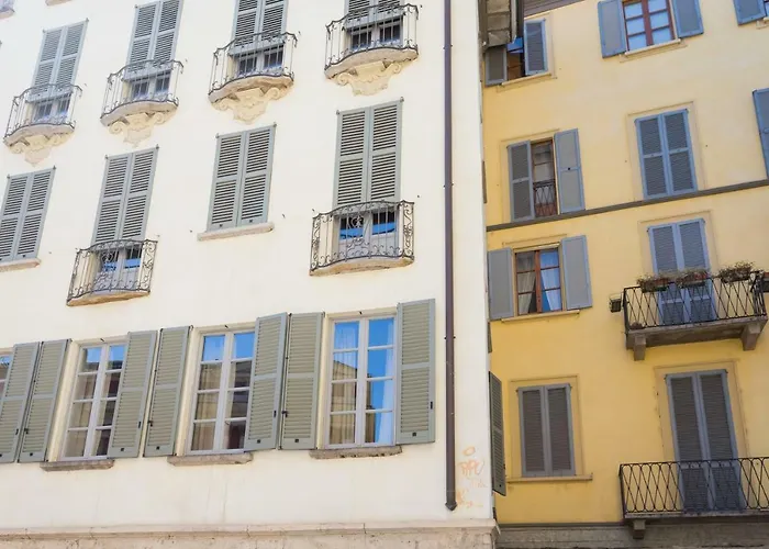 Cosy 2 Minutes From Duomo דירה *