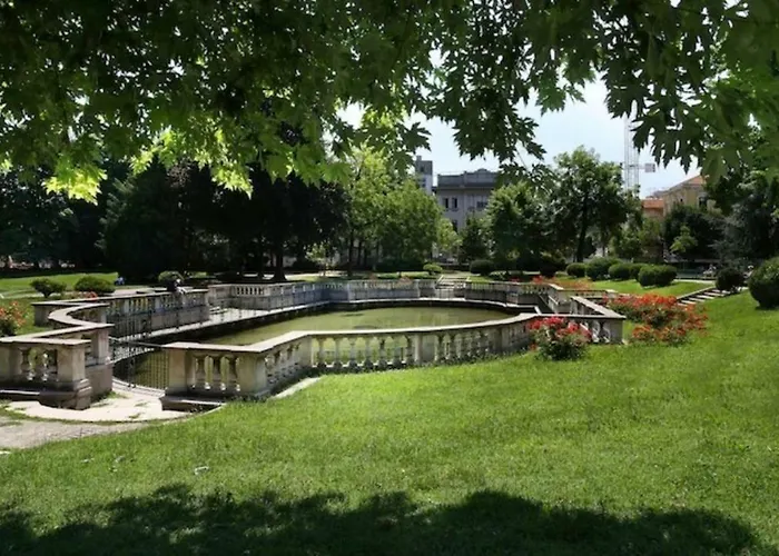 Cosy 2 Minutes From Duomo