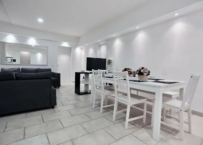 Апартаменты Pretty Space 100metri Da Stazione