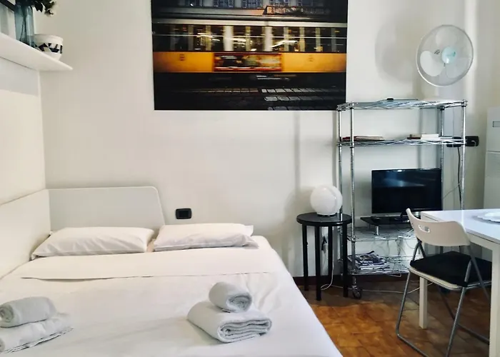 Cozy Central Studio - Porta Romana Lejlighed