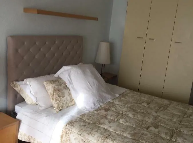 Leoni Charminghouse Apartament *