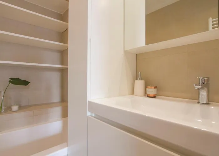 Easylife - - Bligny 29 P4 - Bocconi * Milano