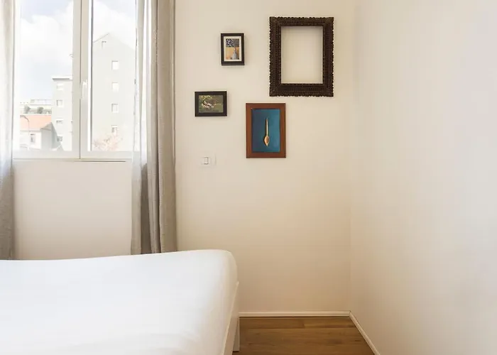 Stylish Loft With Garden, 8 Guests, 3 Bedrooms Μιλάνο