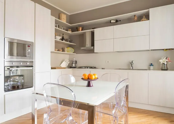 Cosmopolitan Home, 2 Bedrooms, 2 Bth, 5 Guests Milánó
