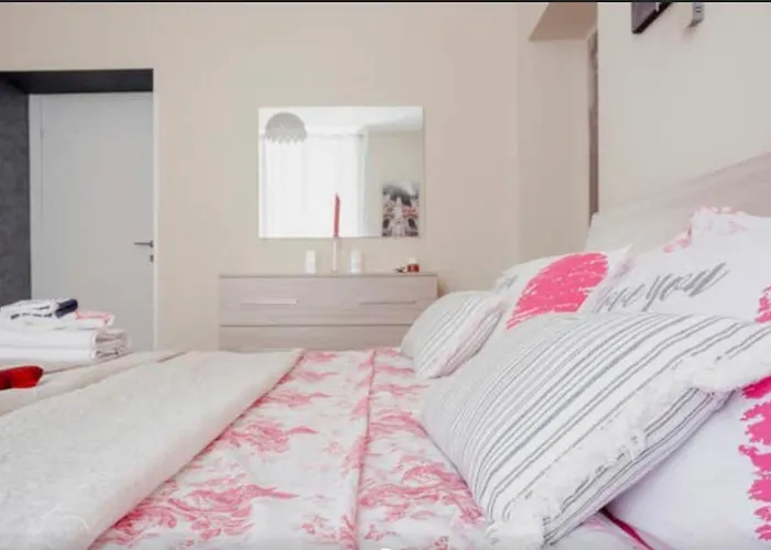 Rodica Comfort Navigli Apartmán *