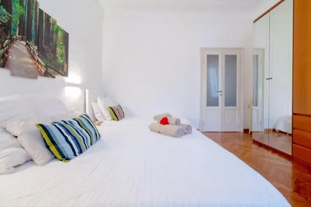 Alessia's Flat- Loreto 2 ミラノ