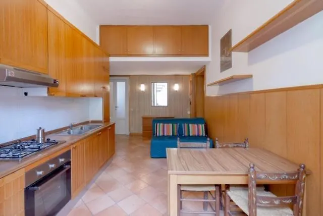 Alessia's Flat- Loreto 2 アパート