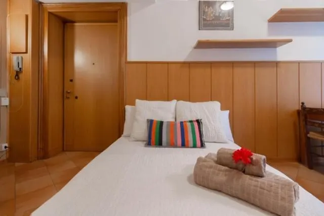 Alessia's Flat- Loreto 2 アパート ミラノ