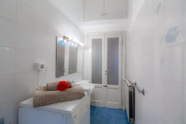 Alessia's Flat- Loreto 2 アパート *